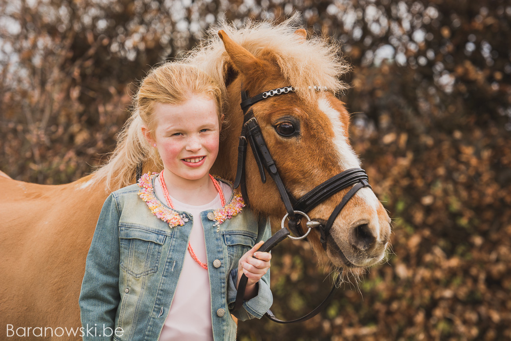 Communie foto met pony - #TwoHearts - Sien en Rola - maart 2018